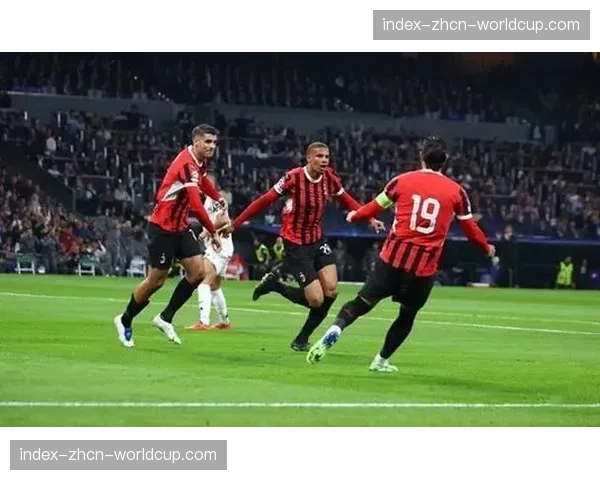 AC米兰3-1逆转击败卡利亚里，留住争冠理论希望