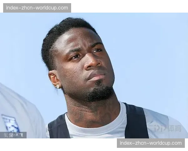 武汉三镇外援马尔康训练中肌肉不适，出战成疑