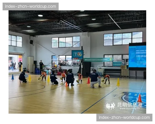 NBA与FIBA举办公益训练营,重点指导青少年球员规范投篮与造犯规动作 NBA与FIBA举办公益训练营,重点指导青少年球员规范投篮与造犯规动作